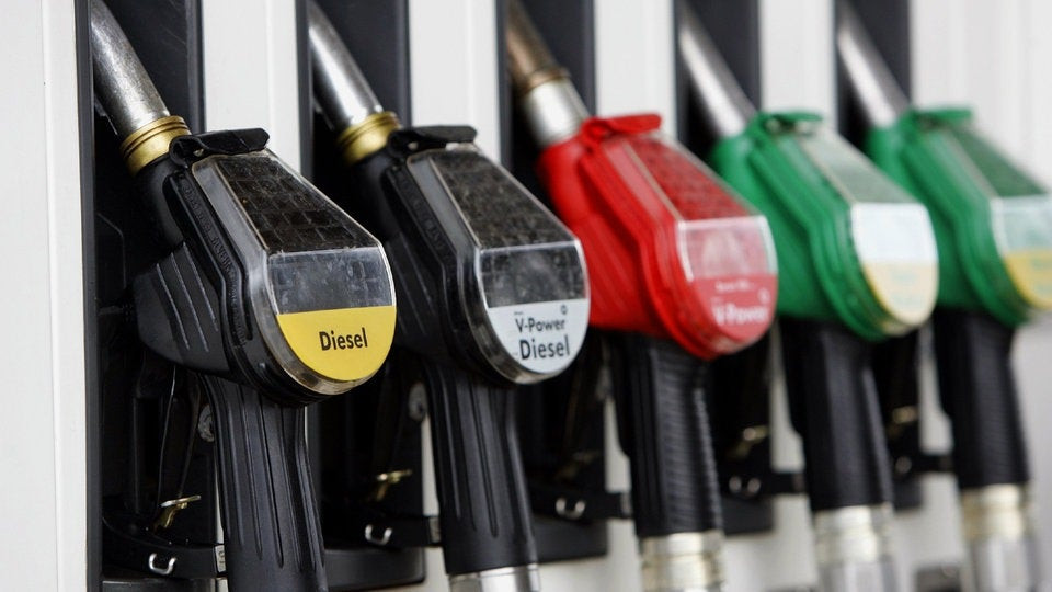 Συνεχίζει να πέφτει η κατανάλωση καυσίμων